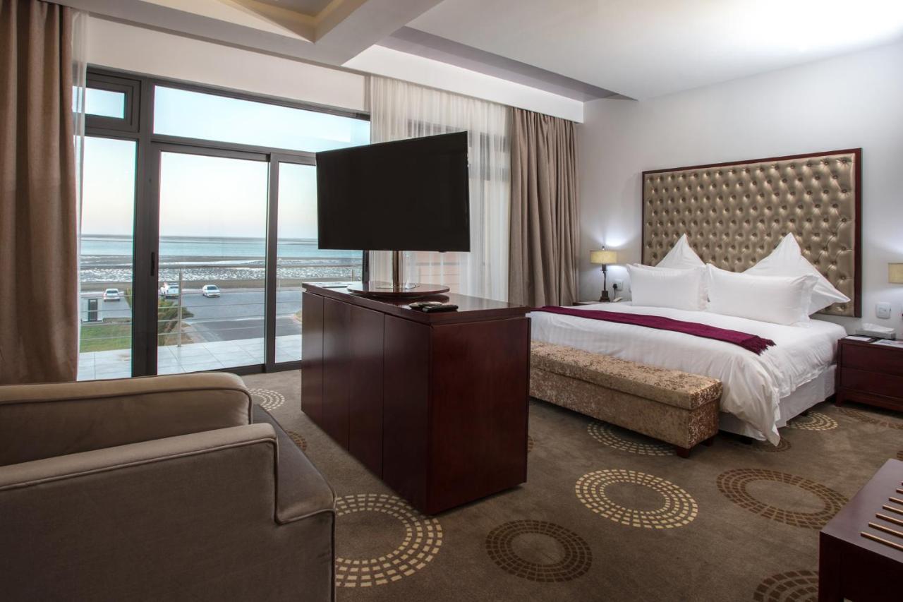 Flamingo Villas Boutique Hotel Walvis Bay Bagian luar foto