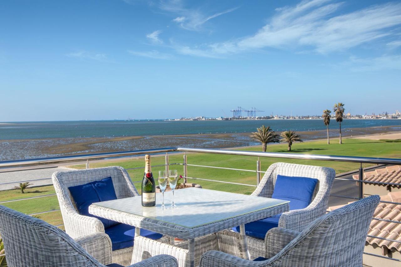 Flamingo Villas Boutique Hotel Walvis Bay Bagian luar foto