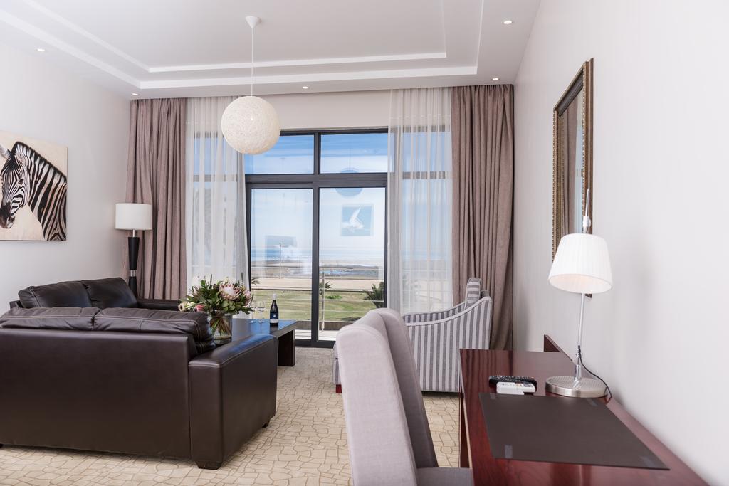 Flamingo Villas Boutique Hotel Walvis Bay Bagian luar foto