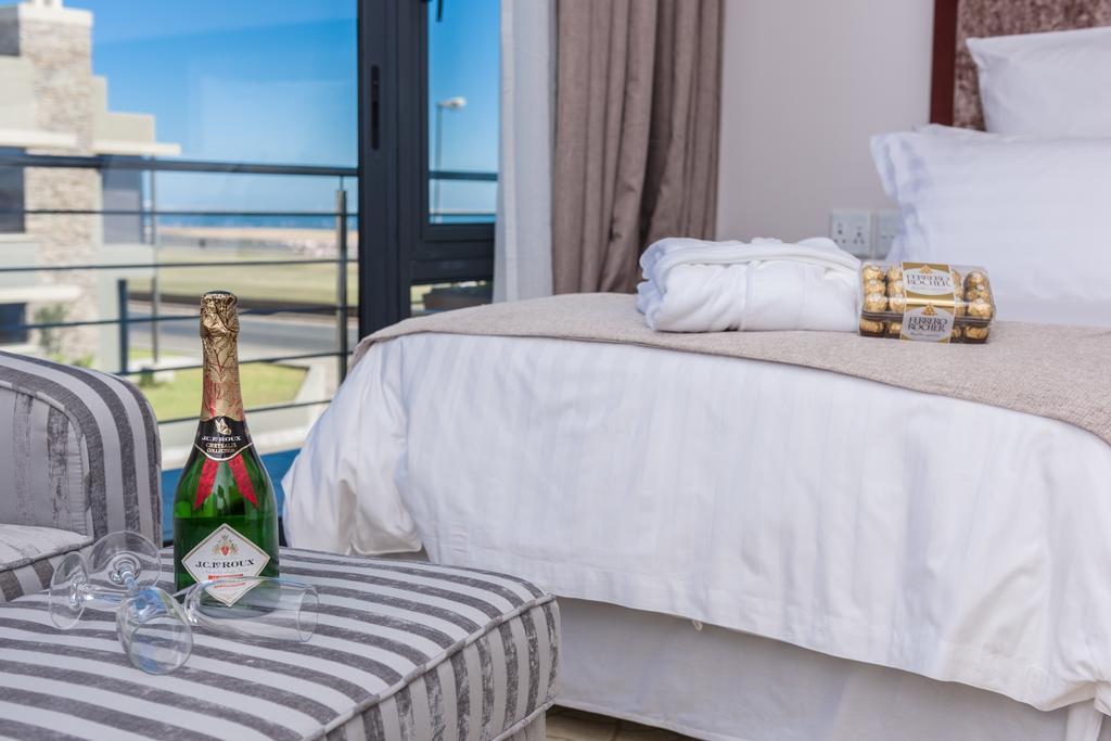 Flamingo Villas Boutique Hotel Walvis Bay Bagian luar foto