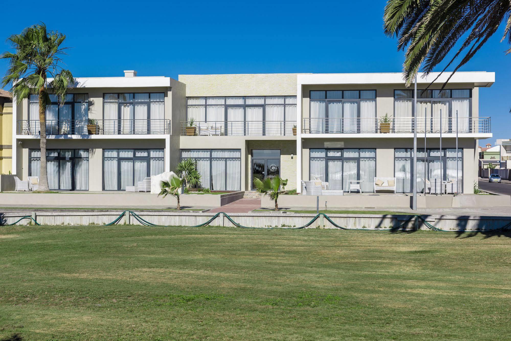 Flamingo Villas Boutique Hotel Walvis Bay Bagian luar foto